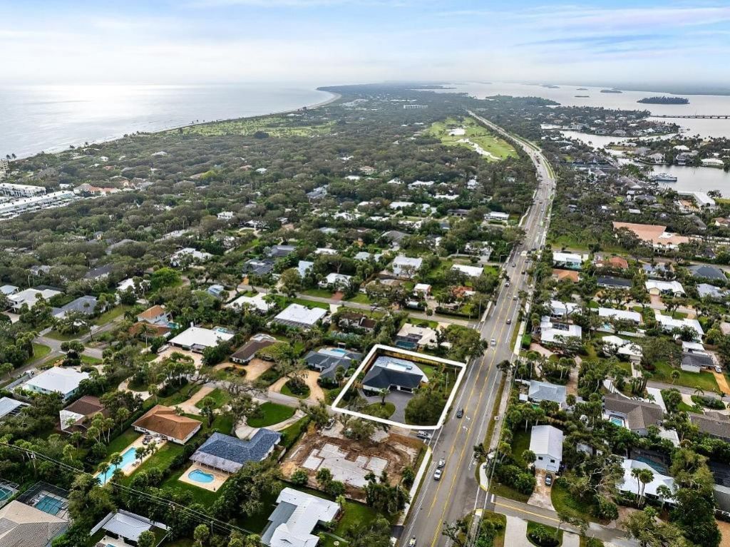 706 Flamevine Lane, Vero Beach, FL 32963 Photo