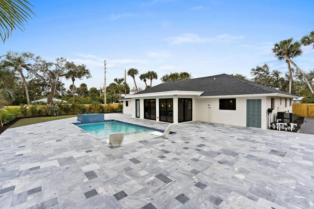 706 Flamevine Lane, Vero Beach, FL 32963 Photo
