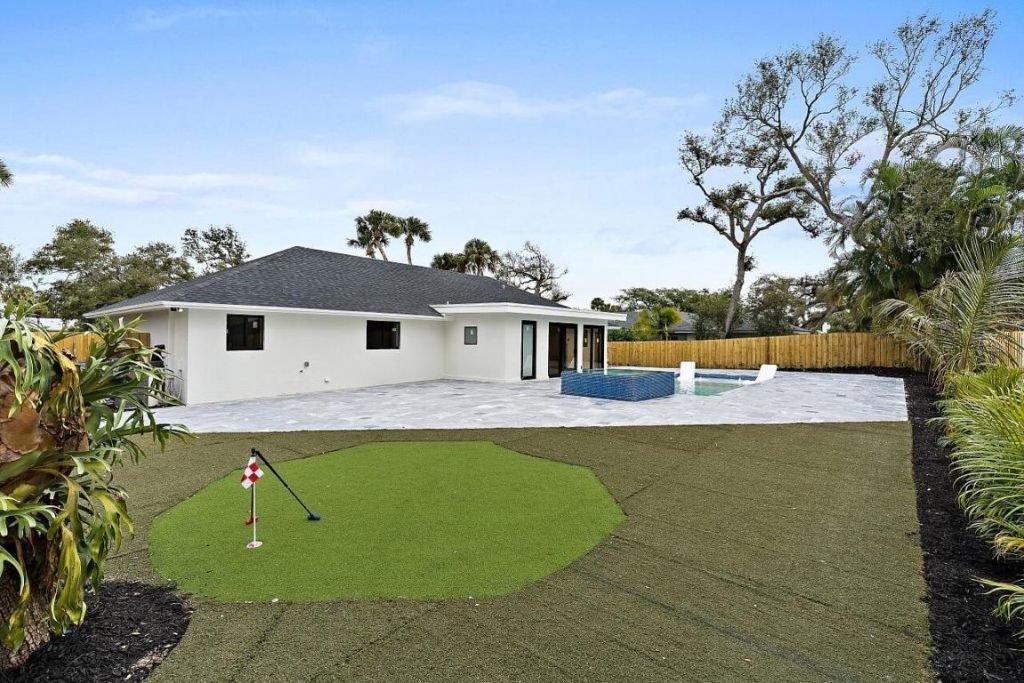 706 Flamevine Lane, Vero Beach, FL 32963 Photo