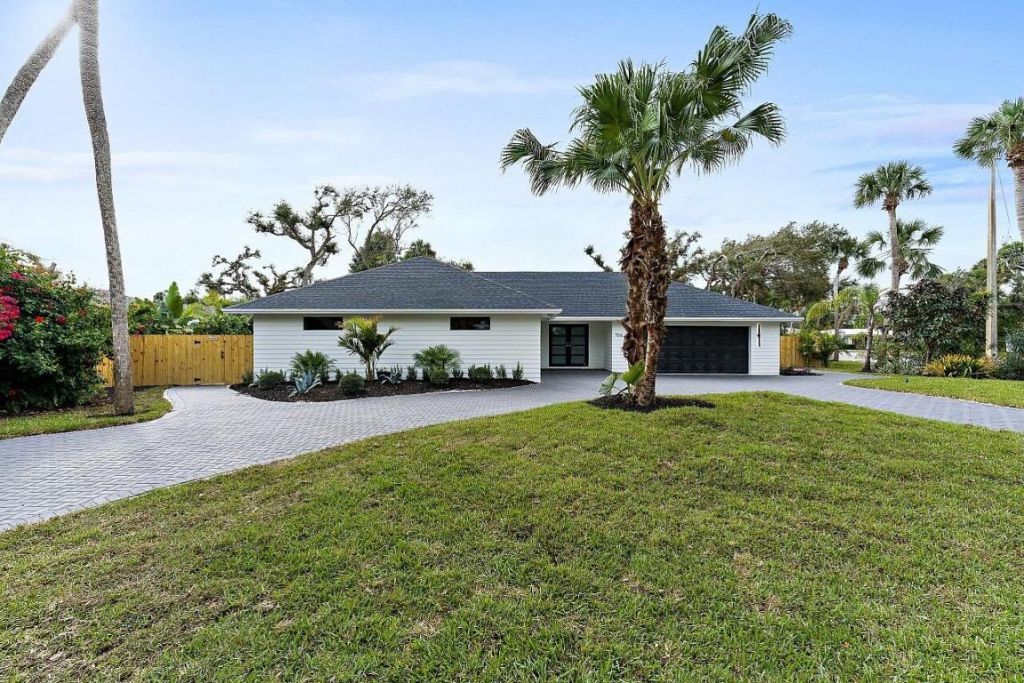 706 Flamevine Lane, Vero Beach, FL 32963 Photo