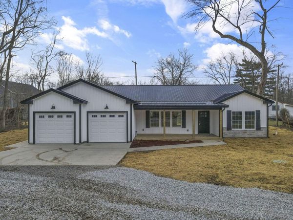5705 Dahlia Drive NE, Thornville, OH 43076