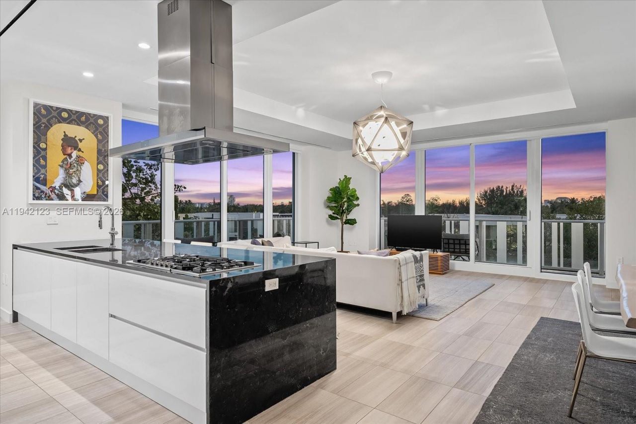 4701 N Meridian Ave, Unit 315, Miami Beach, FL 33140 Photo