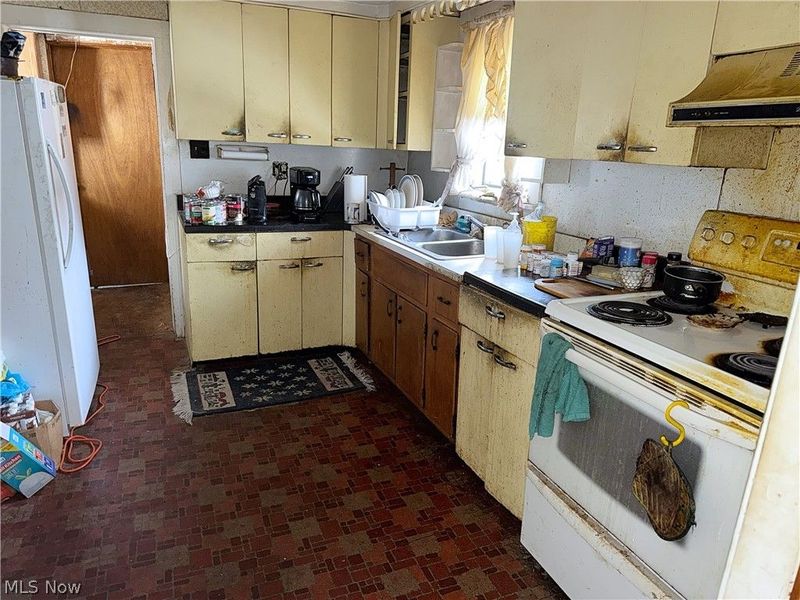 13661 W Spring Street, Burton, OH 44021 Photo 7