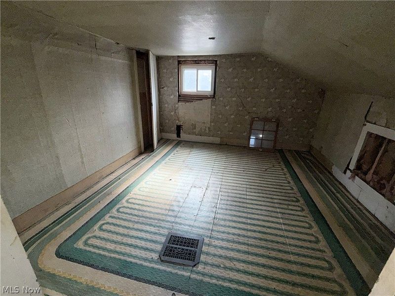 13661 W Spring Street, Burton, OH 44021 Photo 9