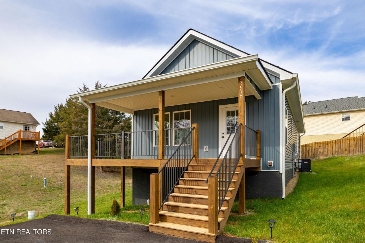 2507 Grotto Lane, Sevierville, TN 37876 Main Photo