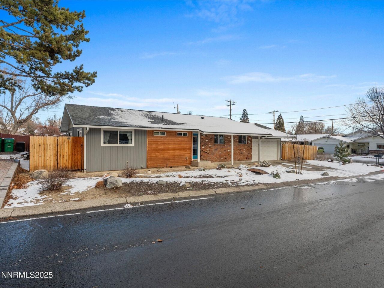 301 Hillcrest Drive, Reno, NV 89509 Photo