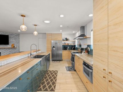 301 Hillcrest Drive, Reno, NV 89509 Photo