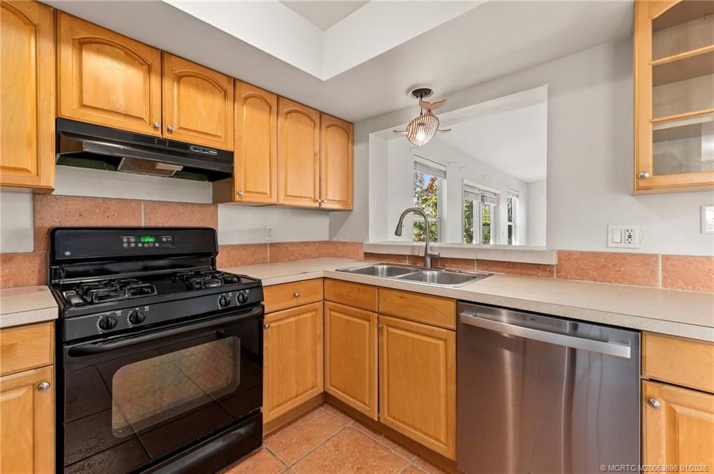 643 SE Harborview Drive, Port Saint Lucie, FL 34983 Photo