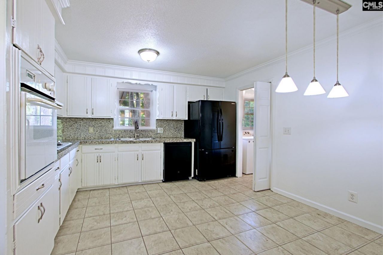 112 Royal Tower Dr  Photo 11