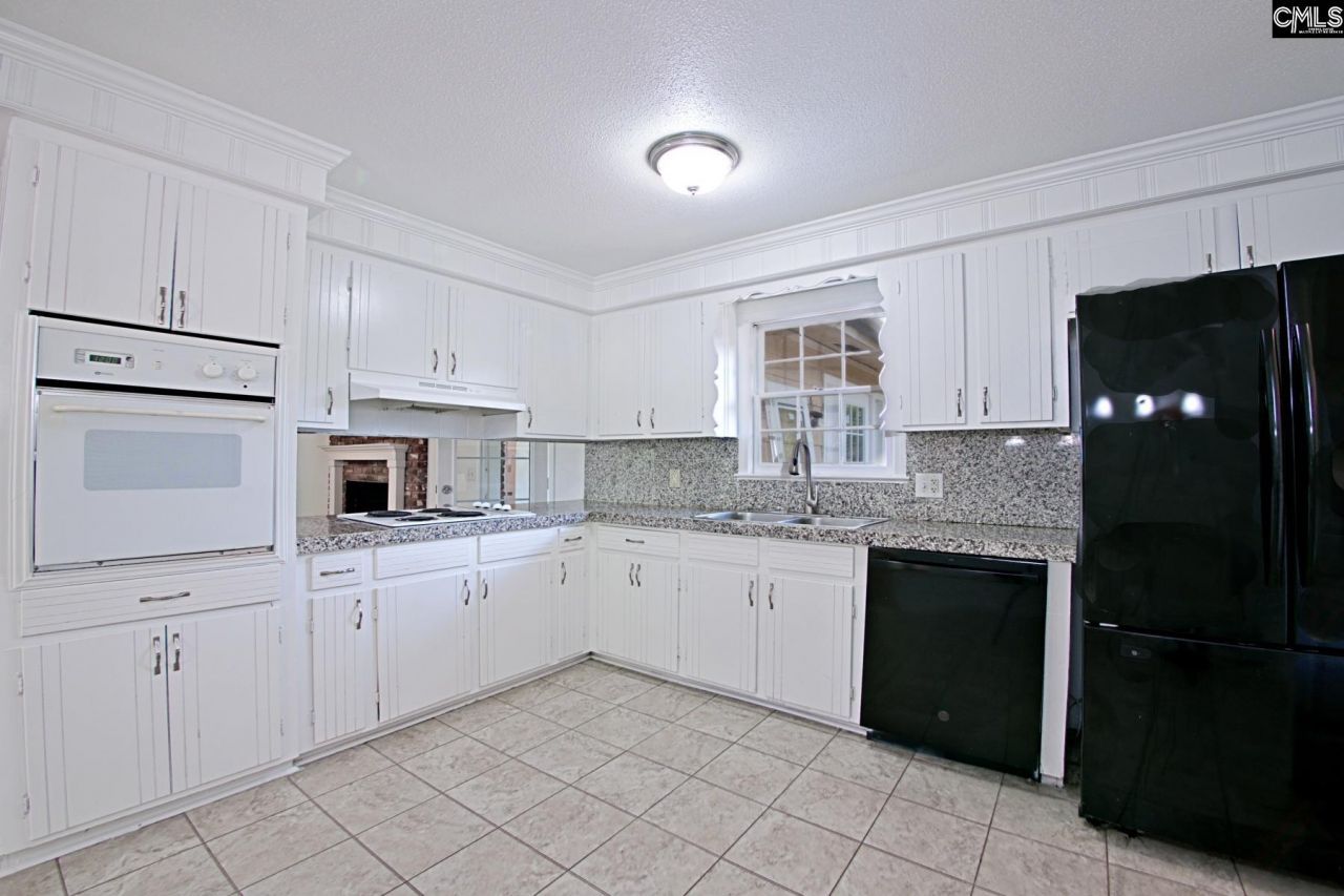 112 Royal Tower Dr  Photo 12