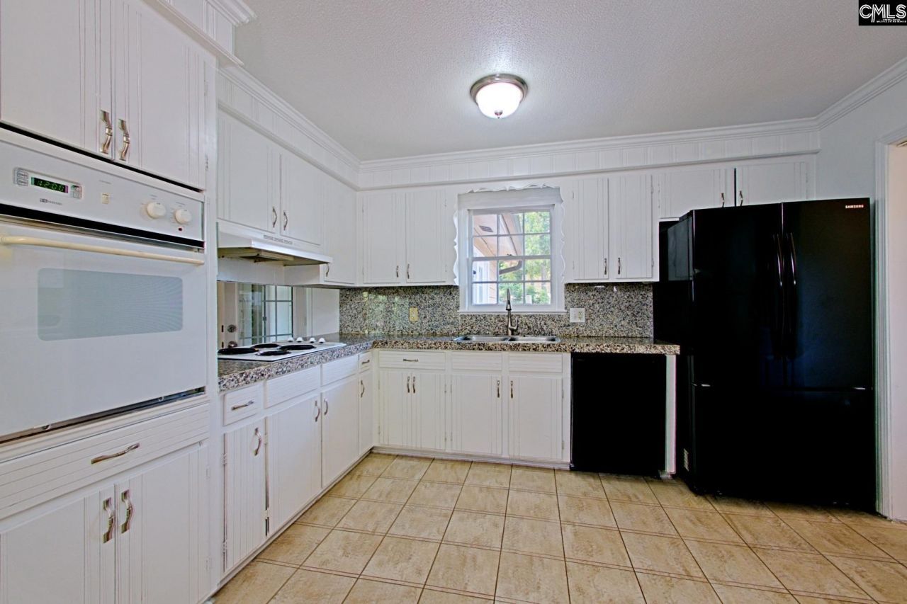 112 Royal Tower Dr  Photo 14