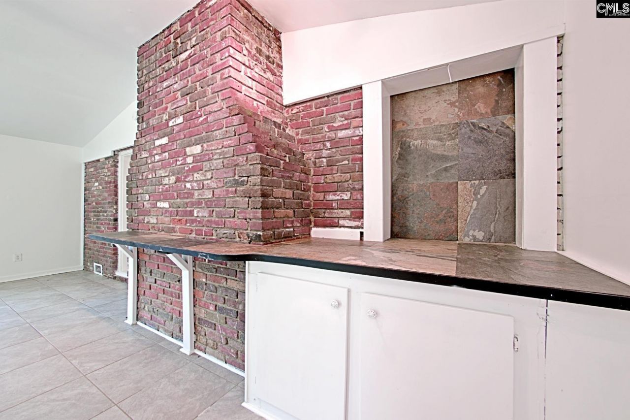 112 Royal Tower Dr  Photo 17