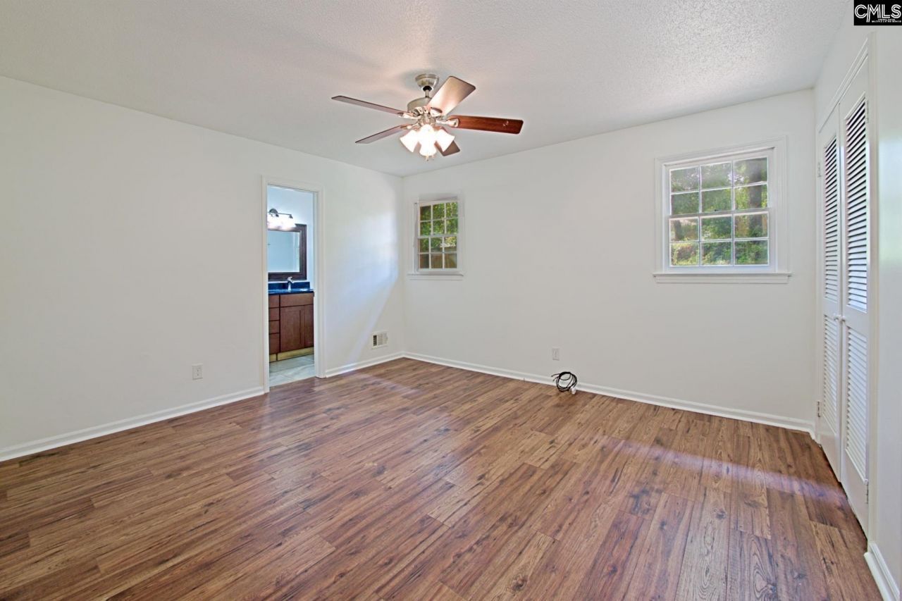 112 Royal Tower Dr  Photo 21