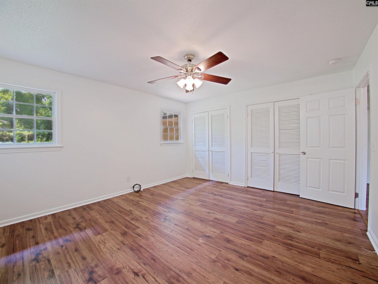 112 Royal Tower Dr  Photo 22