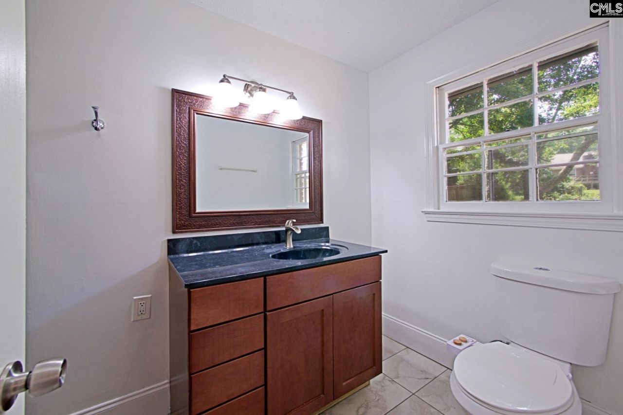 112 Royal Tower Dr  Photo 23