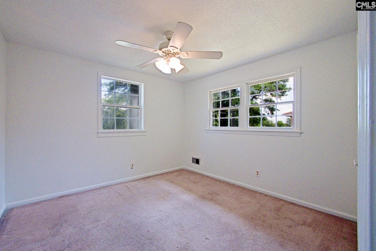 112 Royal Tower Dr  Photo 25