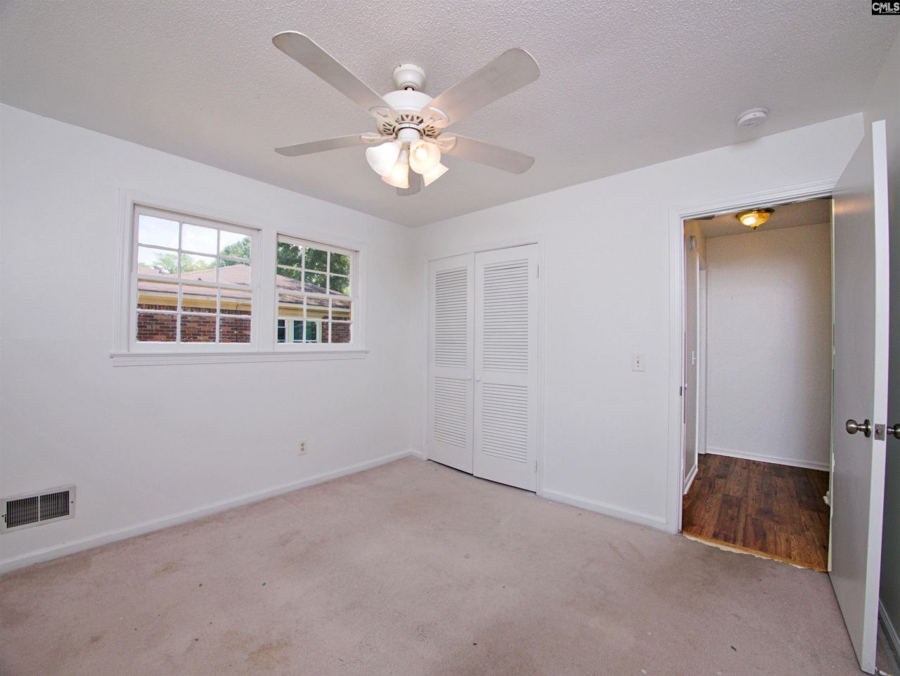 112 Royal Tower Dr  Photo 26