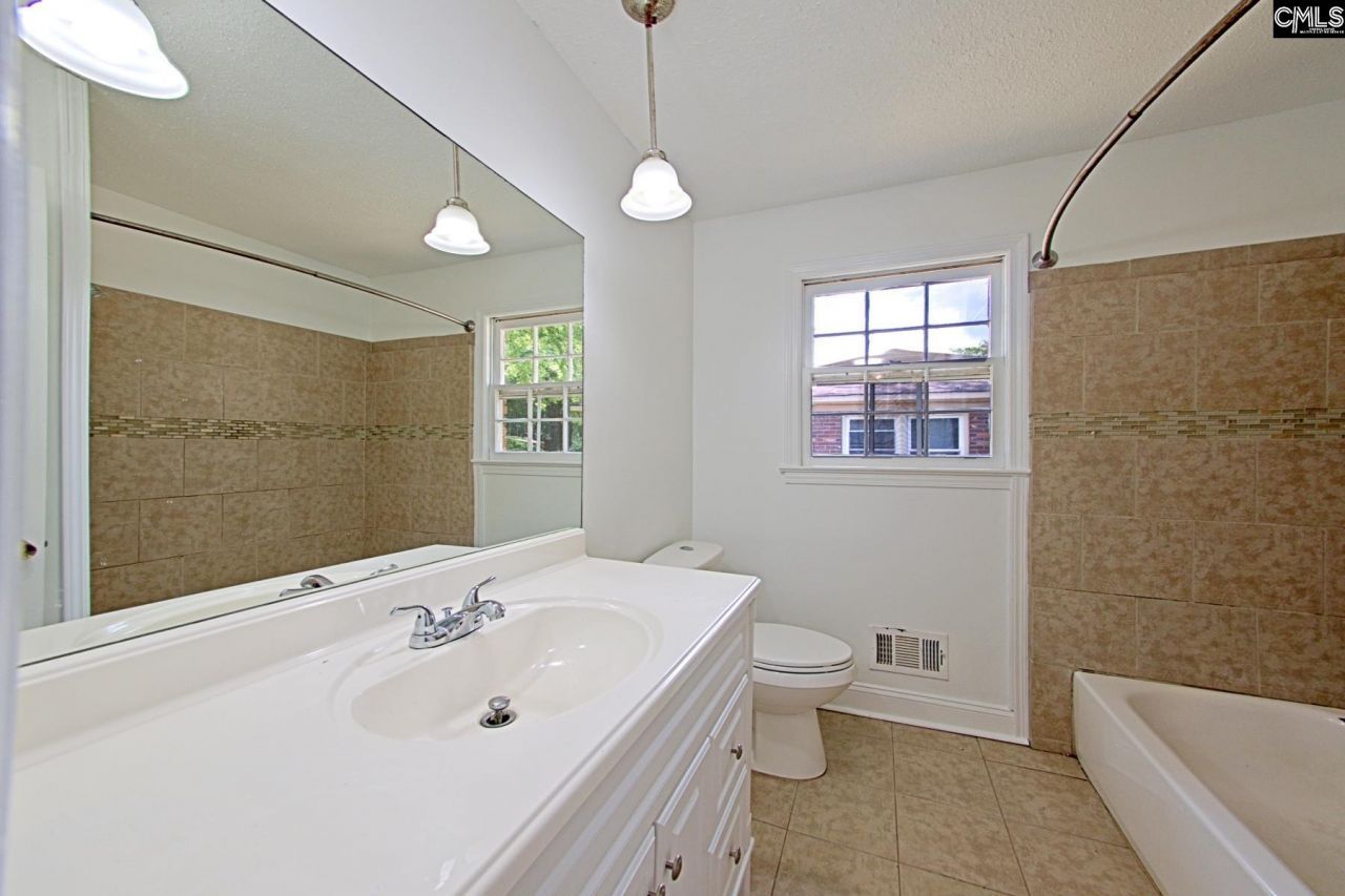 112 Royal Tower Dr  Photo 27