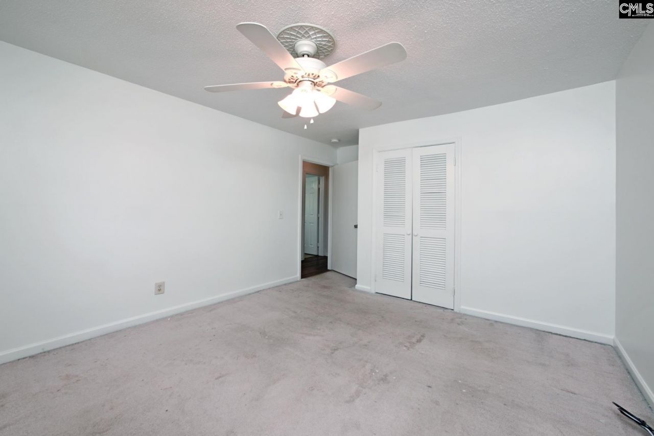 112 Royal Tower Dr  Photo 28