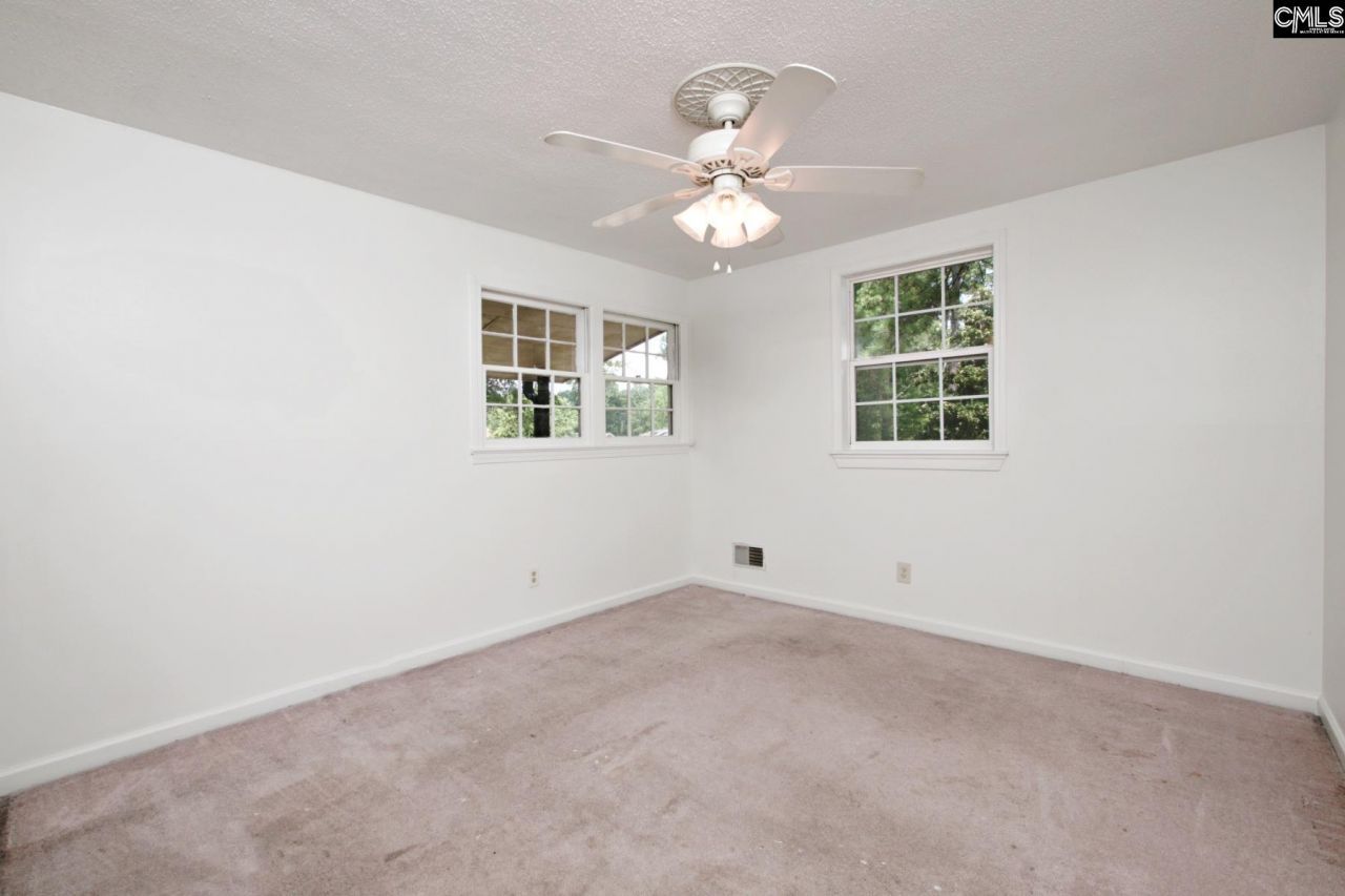 112 Royal Tower Dr  Photo 29