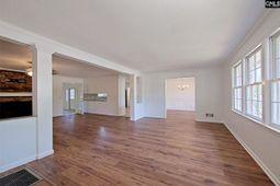 112 Royal Tower Dr  photo 4