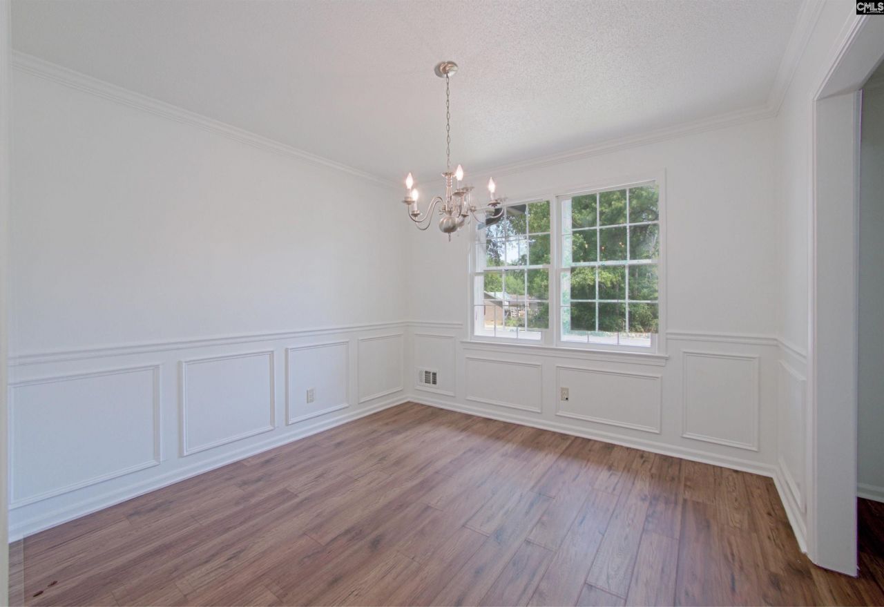 112 Royal Tower Dr  Photo 9