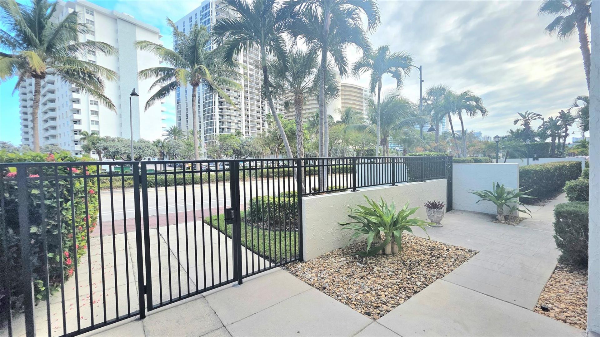 4143 N Ocean Boulevard, Unit 102, Fort Lauderdale, FL 33308 Photo