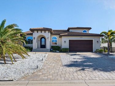 562 RANGER LANE, LONGBOAT KEY, FL 34228