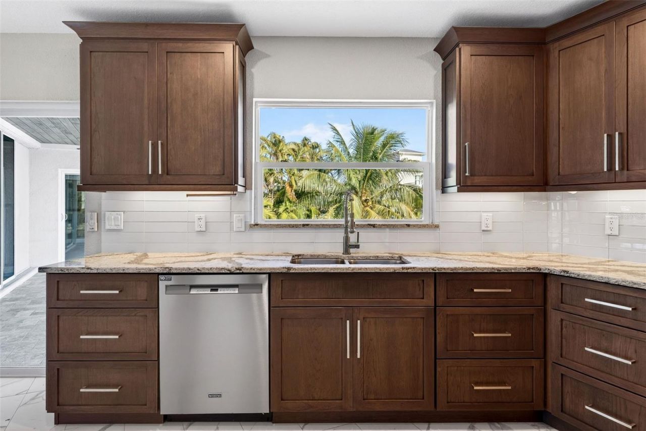 562 Ranger Lane, Longboat Key, FL 34228 Photo