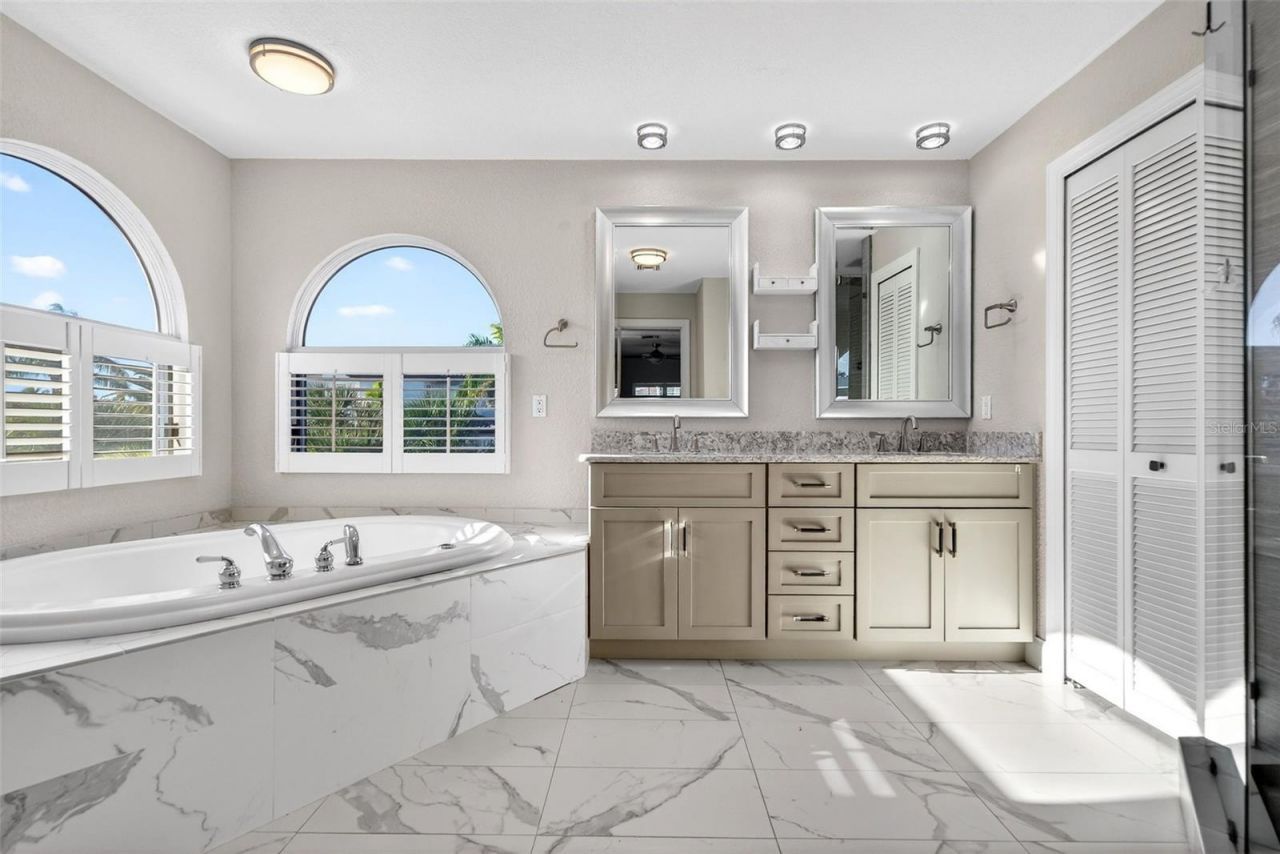 562 Ranger Lane, Longboat Key, FL 34228 Photo