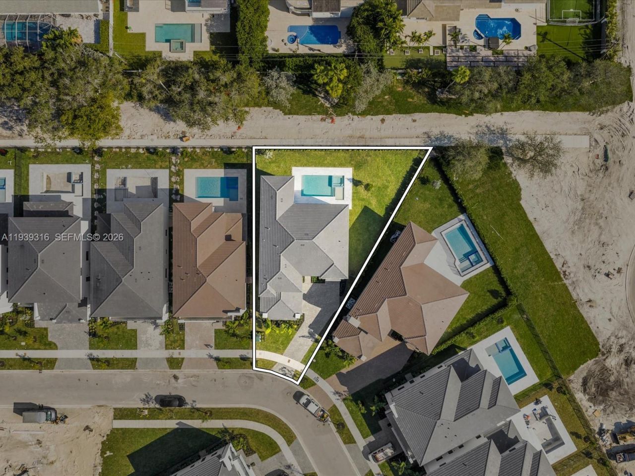 19701 NE 16 Pl, Miami, FL 33179 Photo