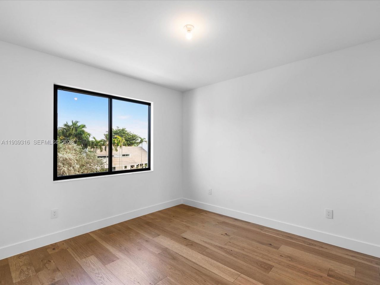 19701 NE 16 Pl, Miami, FL 33179 Photo