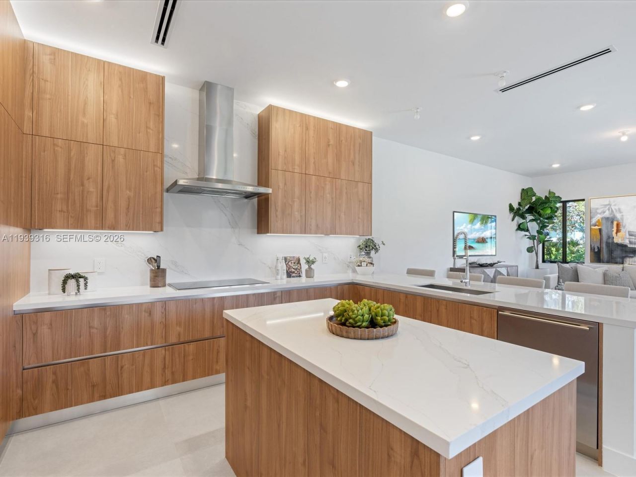 19701 NE 16 Pl, Miami, FL 33179 Photo