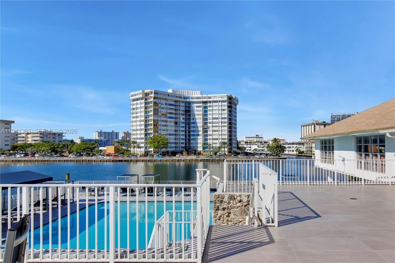 1849 S Ocean Dr, Unit 311, Hallandale Beach, FL 33009 Photo