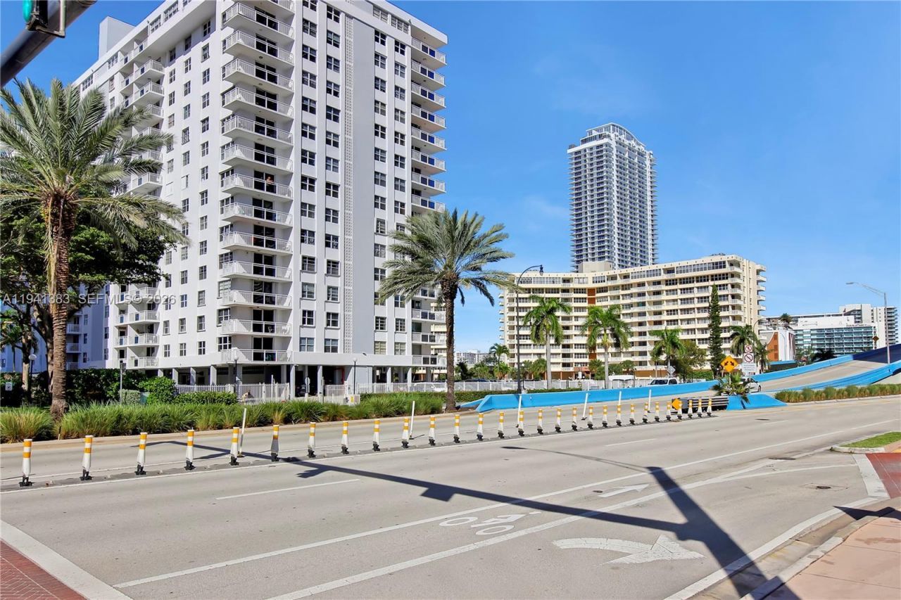 1849 S Ocean Dr, Unit 311, Hallandale Beach, FL 33009 Photo