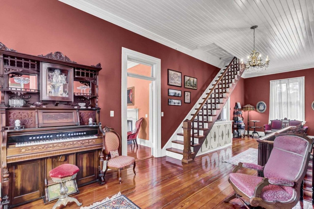 710 S Main Street Photo 26