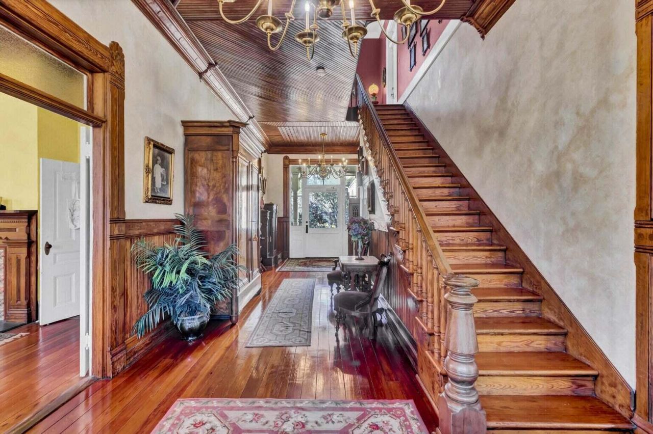 710 S Main Street Photo 8