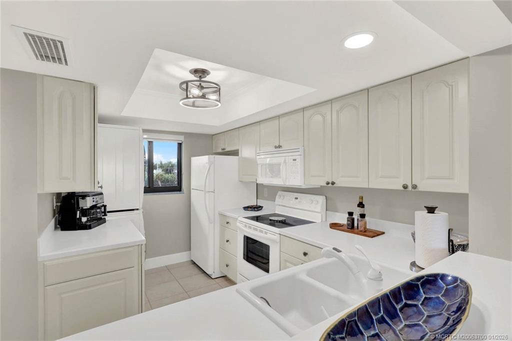 10152 S Ocean Drive, Unit 213B, Jensen Beach, FL 34957 Photo