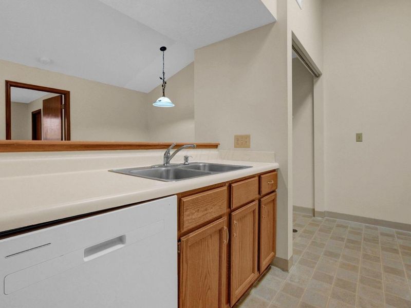 1251 Pineview Trail, Unit A, Newark, OH 43055 Photo 12