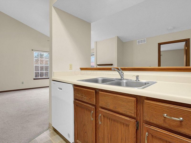 1251 Pineview Trail, Unit A, Newark, OH 43055 Photo 14