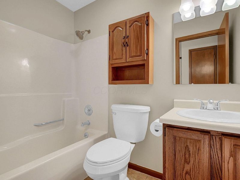1251 Pineview Trail, Unit A, Newark, OH 43055 Photo 5