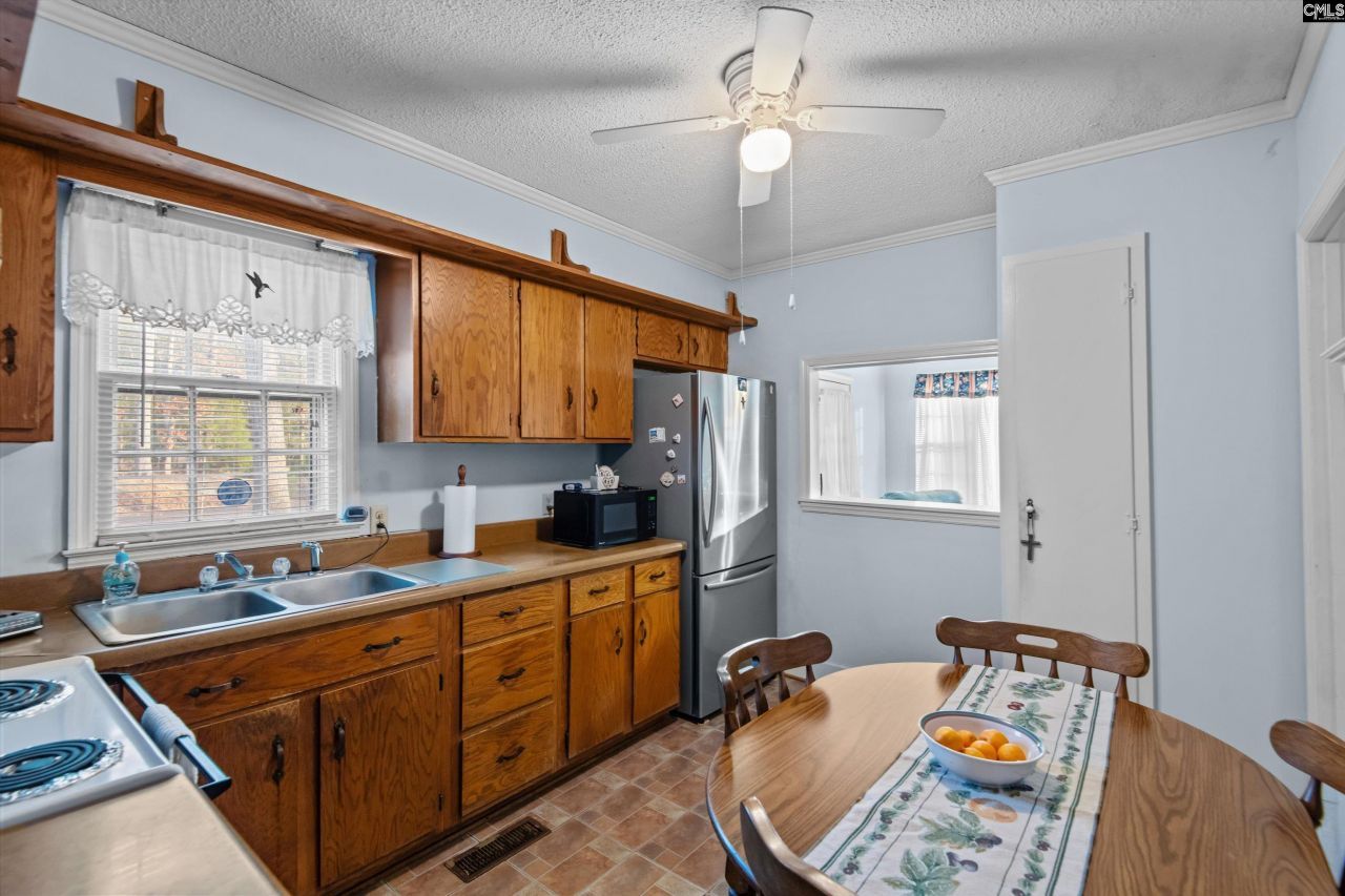 100 Point Street Photo 11