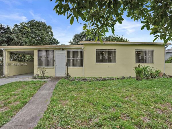 1050 NE 153rd Ter, North Miami Beach, FL 33162