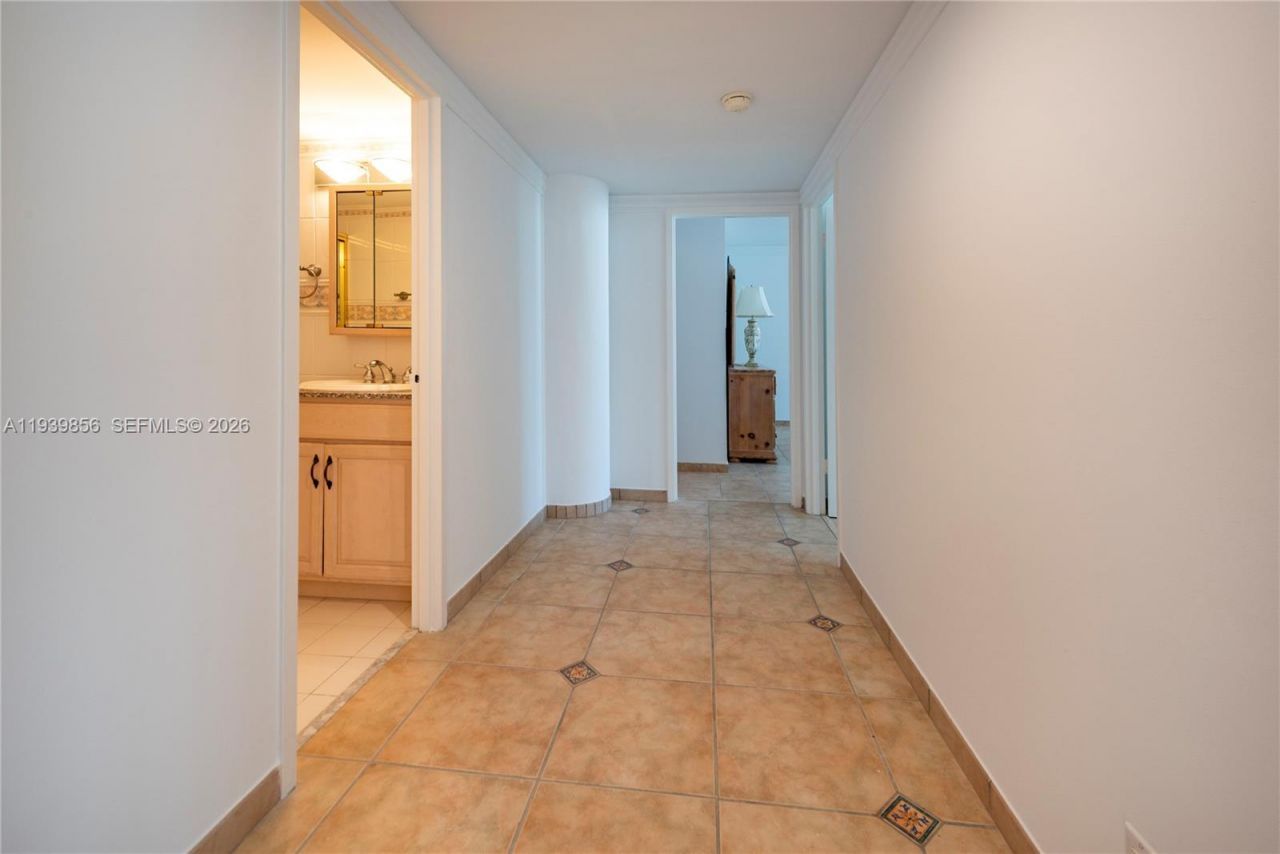 3725 S Ocean Dr, Unit 1406, Hollywood, FL 33019 Photo