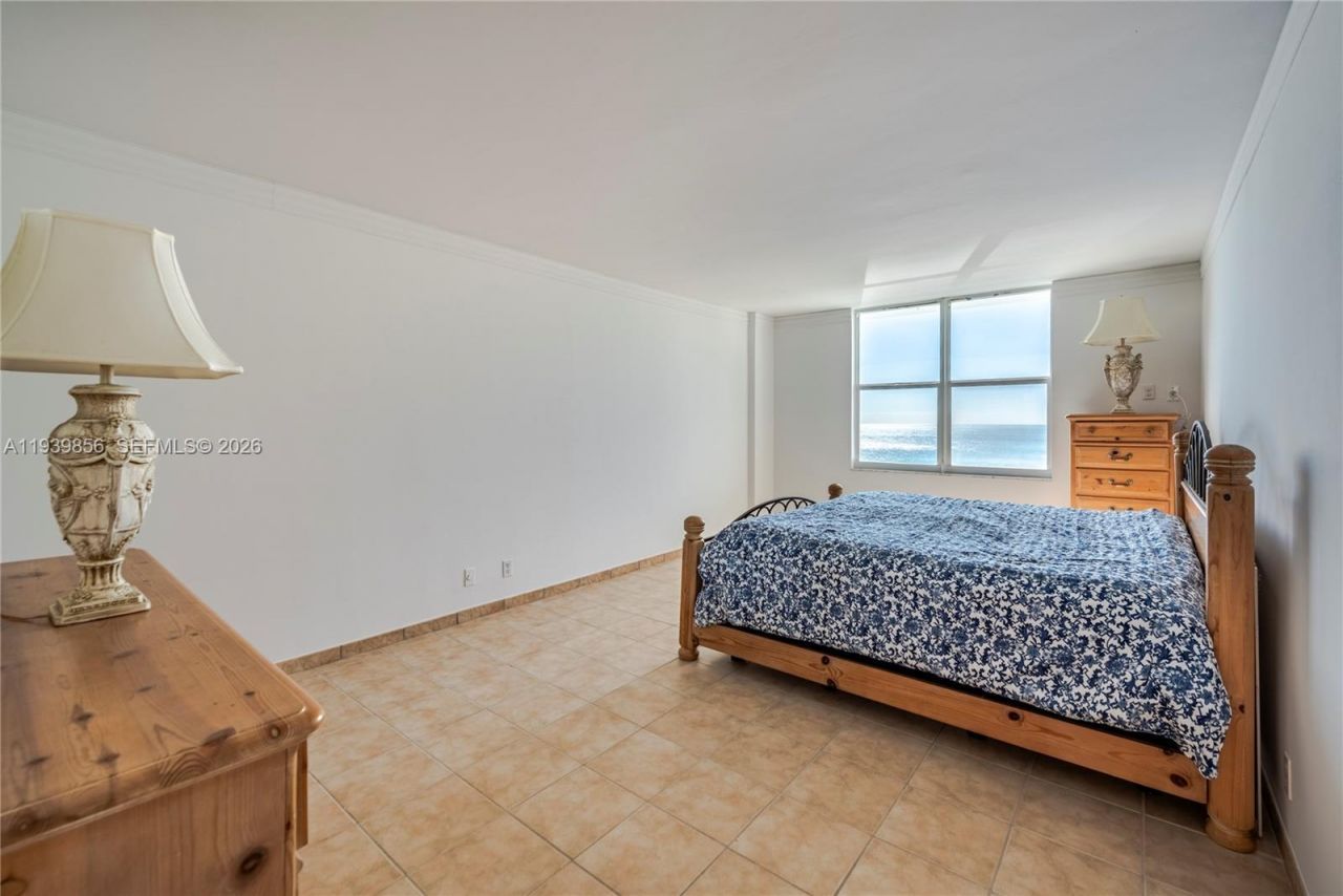 3725 S Ocean Dr, Unit 1406, Hollywood, FL 33019 Photo