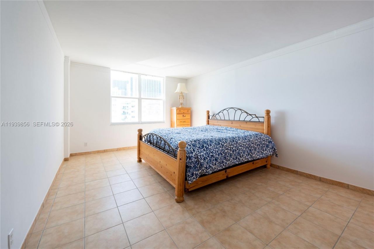 3725 S Ocean Dr, Unit 1406, Hollywood, FL 33019 Photo