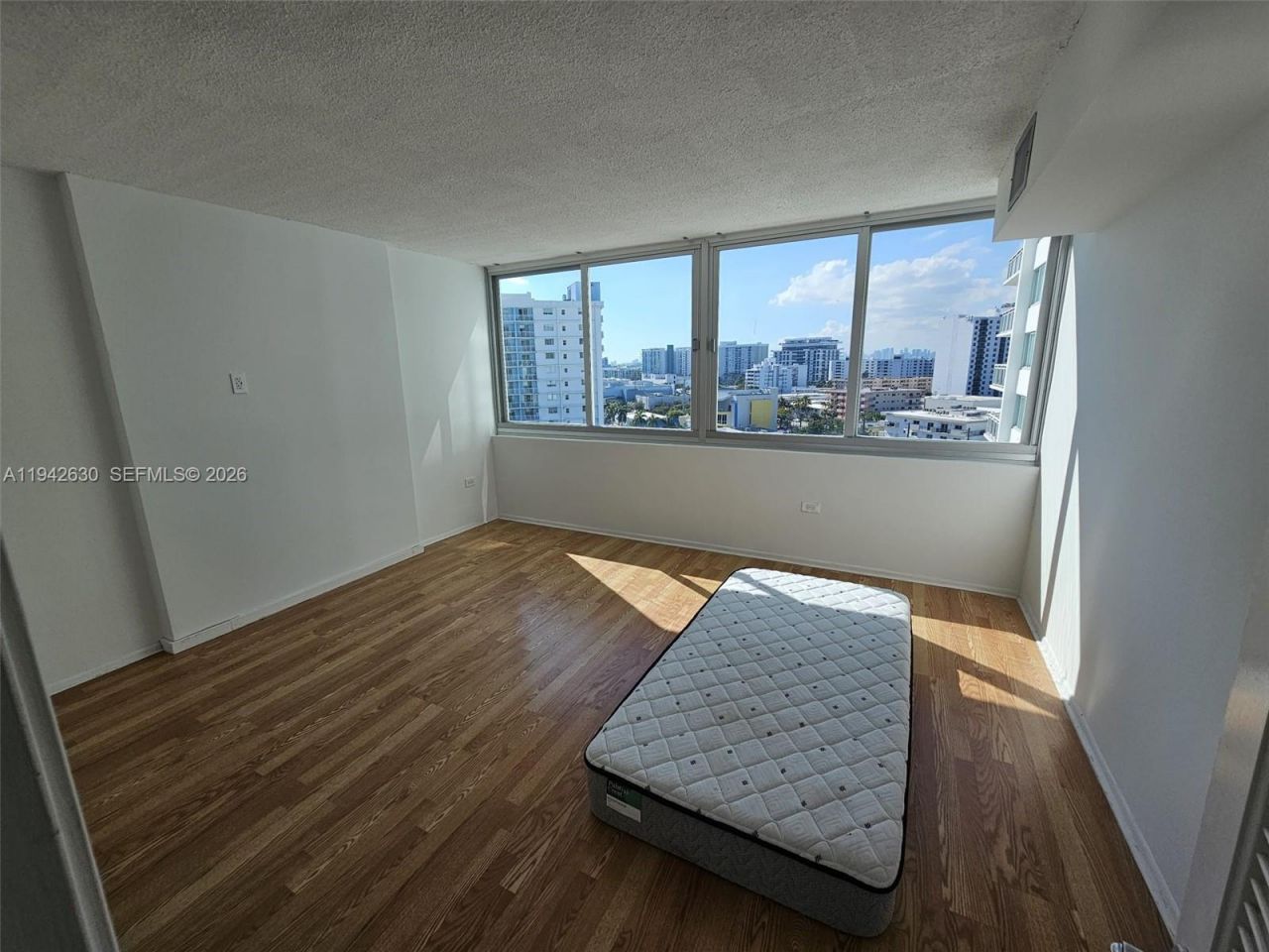 7135 Collins Ave, Unit 1011, Miami Beach, FL 33141 Photo