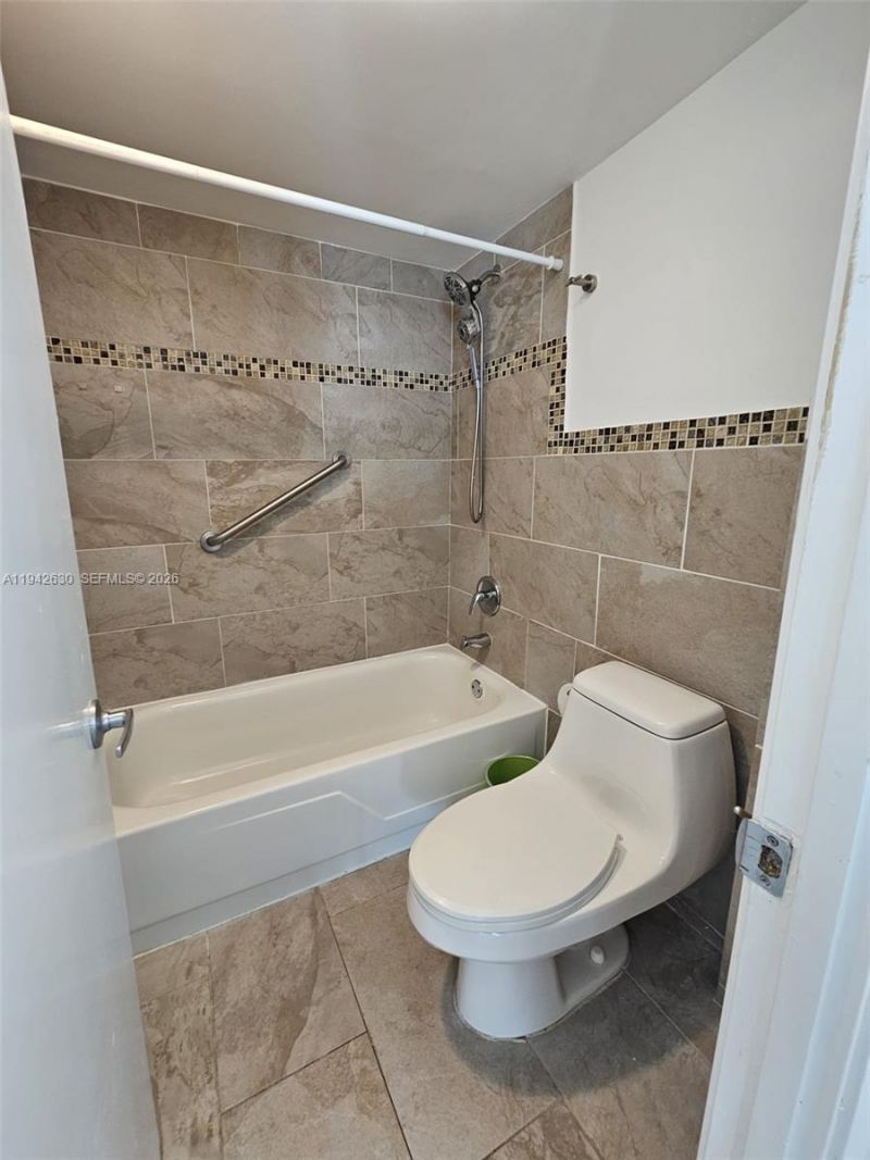 7135 Collins Ave, Unit 1011, Miami Beach, FL 33141 Photo