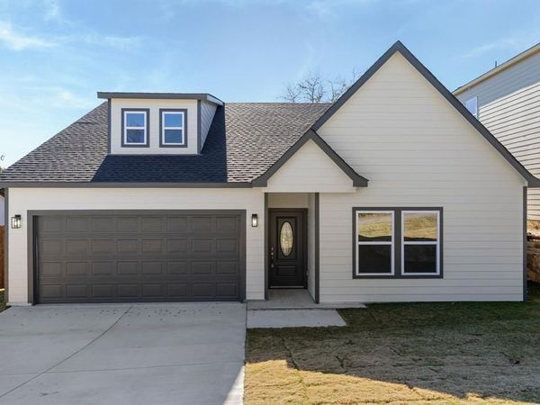 2619 Hillside Drive, Granbury, TX 76048