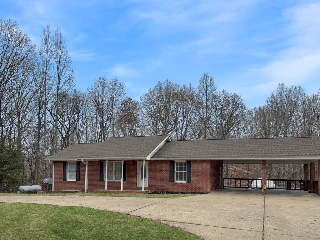 223 Twin Oaks Rd, Dover, TN 37058 Main Photo